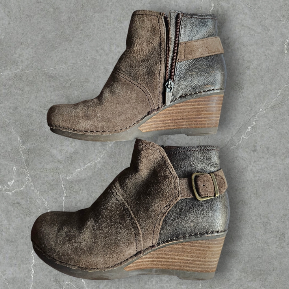 Dansko two tone brown taupe suede leather booties with buckle detail Womens 8 - Picture 2 of 11